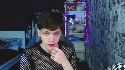 Snapshot of kevin_joestar chatting on 12-18-24, 07:26 Kevin online show from 12-18-24, 07:26