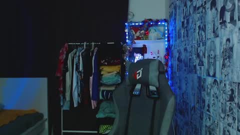 Snapshot of kevin_joestar chatting on 01-11-25, 04:16 Kevin online show from 01-11-25, 04:16