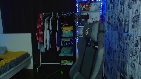 Snapshot of kevin_joestar chatting on 01-14-25, 03:43 Kevin online show from 01-14-25, 03:43