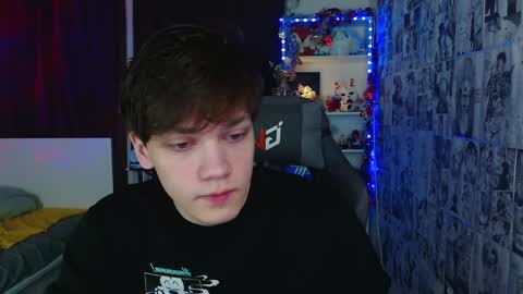 Snapshot of kevin_joestar chatting on 01-16-25, 04:07 Kevin online show from 01-16-25, 04:07