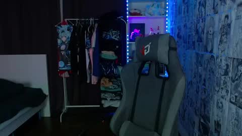 Snapshot of kevin_joestar chatting on 02-20-25, 04:50 Kevin online show from 02-20-25, 04:50