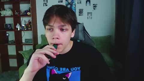 Snapshot of kevin_joestar chatting on 09-19-25, 04:03 Kevin online show from 09-19-25, 04:03