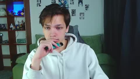 Snapshot of kevin_joestar chatting on 09-24-25, 03:43 Kevin online show from 09-24-25, 03:43