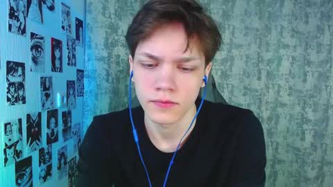 Snapshot of kevin_joestar chatting on 10-18-25, 04:59 Kevin online show from 10-18-25, 04:59