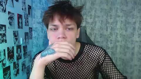 Snapshot of kevin_joestar chatting on 10-19-25, 04:02 Kevin online show from 10-19-25, 04:02