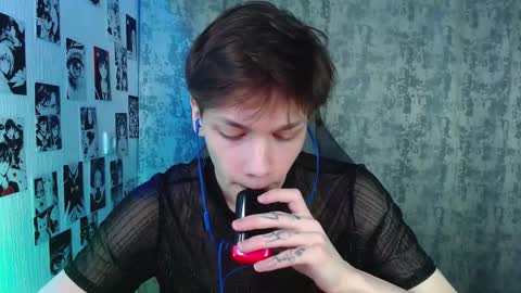 Snapshot of kevin_joestar chatting on 10-22-25, 04:57 Kevin online show from 10-22-25, 04:57