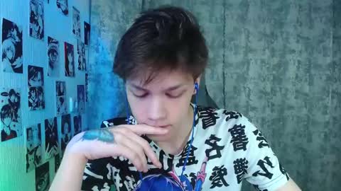 Snapshot of kevin_joestar chatting on 10-28-25, 04:49 Kevin online show from 10-28-25, 04:49