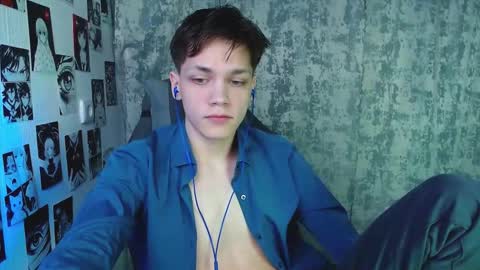 Snapshot of kevin_joestar chatting on 11-19-25, 01:49 Kevin online show from 11-19-25, 01:49