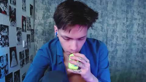 Snapshot of kevin_joestar chatting on 11-20-25, 05:07 Kevin online show from 11-20-25, 05:07