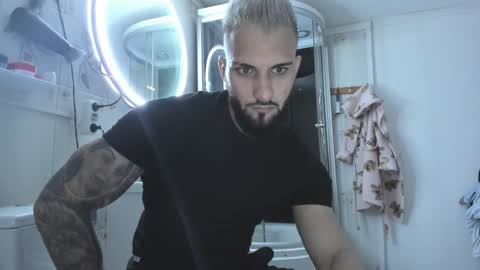 Snapshot of kevin_muscle1 chatting on 03-15-26, 05:19 Kevin online show from 03-15-26, 05:19