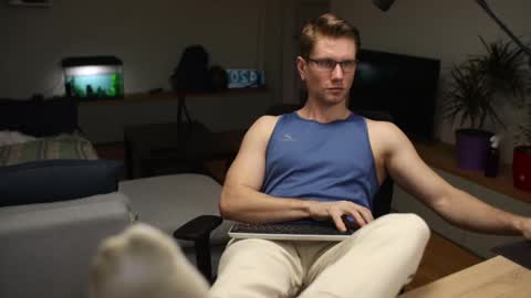 Snapshot of kevin_park chatting on 02-21-25, 02:48 Kev online show from 02-21-25, 02:48