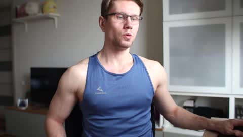 Snapshot of kevin_park chatting on 03-05-25, 10:00 Kev online show from 03-05-25, 10:00