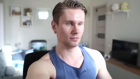 Snapshot of kevin_park chatting on 03-09-25, 07:12 Kev online show from 03-09-25, 07:12