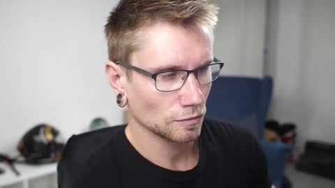 Snapshot of kevin_park chatting on 09-14-25, 12:26 Kev online show from 09-14-25, 12:26