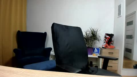 Snapshot of kevin_park chatting on 10-25-25, 03:51 Kev online show from 10-25-25, 03:51