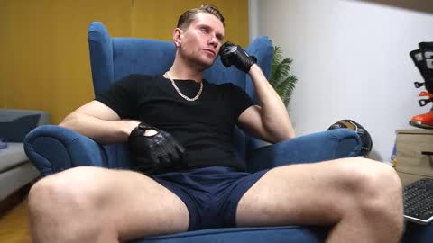 Snapshot of kevin_park chatting on 11-13-25, 01:43 Kev online show from 11-13-25, 01:43