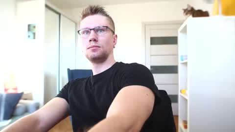 Snapshot of kevin_park chatting on 02-14-26, 08:22 Kev online show from 02-14-26, 08:22