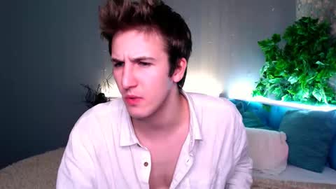 Snapshot of kevin_shayne chatting on 09-21-25, 09:16 Kevin online show from 09-21-25, 09:16