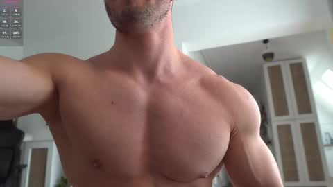 Snapshot of kevinandresxx chatting on 11-06-25, 01:12 Kevin online show from 11-06-25, 01:12