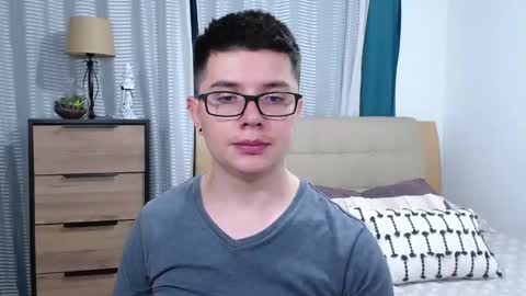 Snapshot of kevinhunts chatting on 06-11-26, 03:26 Kevin online show from 06-11-26, 03:26