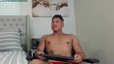 Snapshot of kevinkham chatting on 05-23-26, 09:19 kevinkham online show from 05-23-26, 09:19