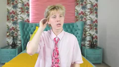 Snapshot of kevinm1lky chatting on 11-14-25, 03:00 Kevin online show from 11-14-25, 03:00