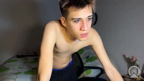 Snapshot of kevinonly43 chatting on 05-25-26, 10:10 kevonly online show from 05-25-26, 10:10