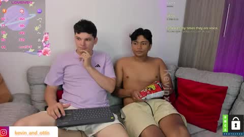 Snapshot of kevinxlvx chatting on 05-29-26, 08:40 kevin and ottis online show from 05-29-26, 08:40