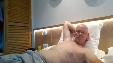 Snapshot of kevlooking4sez chatting on 08-01-26, 01:54 kevlooking4sez online show from 08-01-26, 01:54