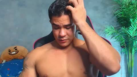 Snapshot of key_will1 chatting on 07-15-26, 06:18 Keywill online show from 07-15-26, 06:18