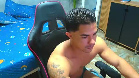 Snapshot of key_will1 chatting on 07-22-26, 03:26 Keywill online show from 07-22-26, 03:26