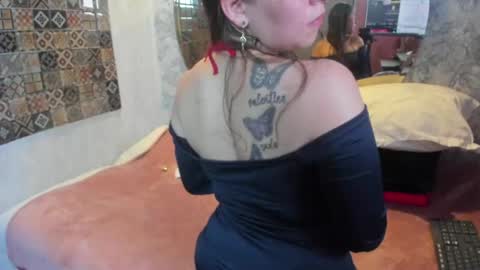 Snapshot of keyla_ruiz_ chatting on 05-21-26, 06:48 Key online show from 05-21-26, 06:48