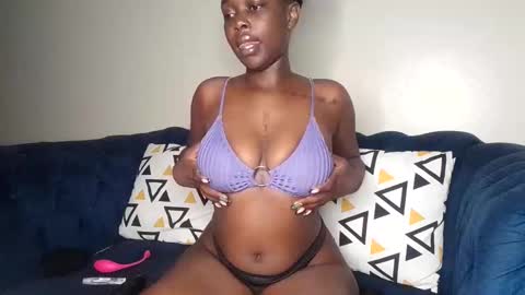 Snapshot of keylaa4 chatting on 06-07-26, 04:27 keyla online show from 06-07-26, 04:27
