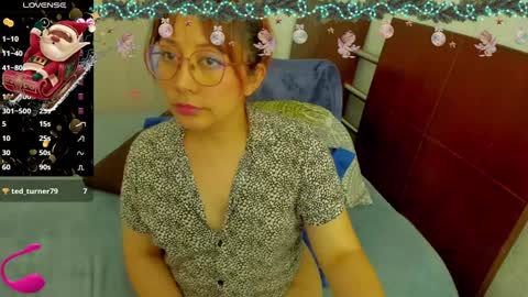 Snapshot of keyt_foxxx chatting on 12-17-24, 01:18 Danna Sofia online show from 12-17-24, 01:18