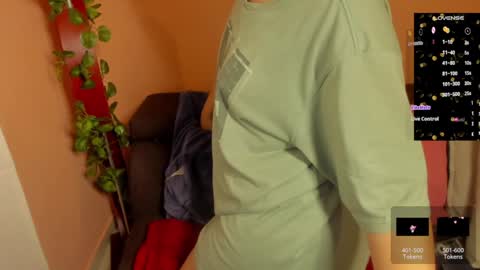 Snapshot of keyt_foxxx chatting on 01-17-25, 10:44 Danna Sofia online show from 01-17-25, 10:44