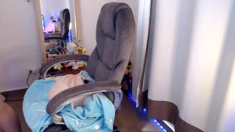Snapshot of khal_girl chatting on 05-22-26, 05:40 Liss online show from 05-22-26, 05:40