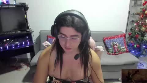 Snapshot of khalifa_gold chatting on 12-18-25, 03:23 Khalifa Kasumi online show from 12-18-25, 03:23