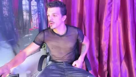 Snapshot of khatarsis2000 chatting on 11-18-25, 05:56 DonyBrown online show from 11-18-25, 05:56