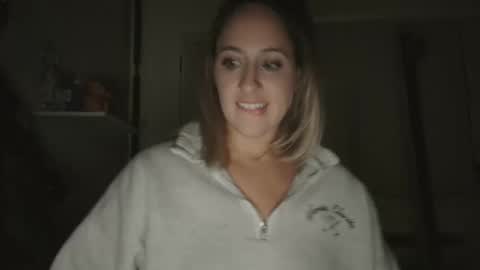 Snapshot of khelzy chatting on 10-17-25, 03:53 Khel online show from 10-17-25, 03:53