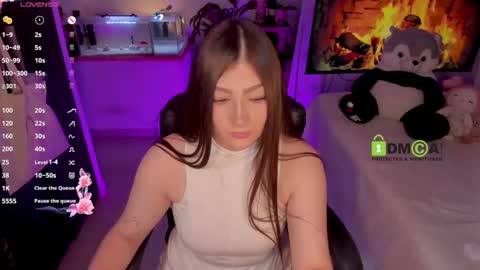 Snapshot of khionebesset chatting on 12-12-24, 08:03 Khi. online show from 12-12-24, 08:03