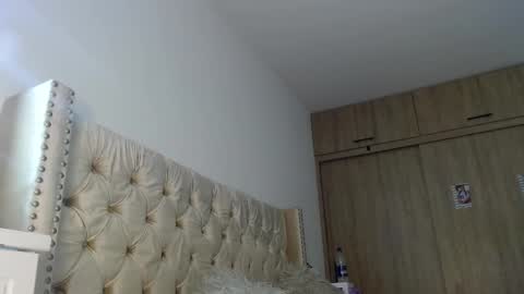 Snapshot of khloe33 chatting on 02-16-25, 04:09 khloe33 online show from 02-16-25, 04:09