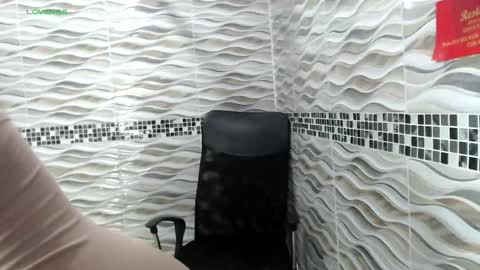 Snapshot of khloe33 chatting on 09-16-25, 10:05 khloe33 online show from 09-16-25, 10:05