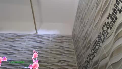 khloe33 online show from 02-09-26, 04:00