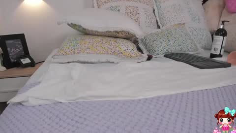 Snapshot of khloe_cutee chatting on 12-24-24, 11:44 Khloe Cute online show from 12-24-24, 11:44