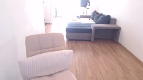 Khloe online show from 09-20-25, 01:56