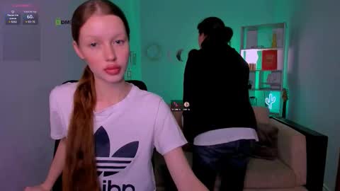 khloebeauty online show from 11-18-25, 09:08