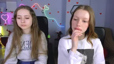 Snapshot of khloebeauty chatting on 04-30-26, 12:11 khloebeauty online show from 04-30-26, 12:11