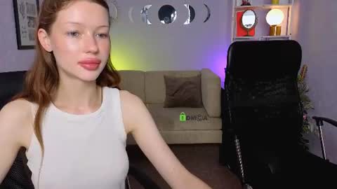 Snapshot of khloebeauty chatting on 06-12-26, 06:01 khloebeauty online show from 06-12-26, 06:01