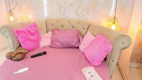 Khloe online show from 02-05-26, 05:34