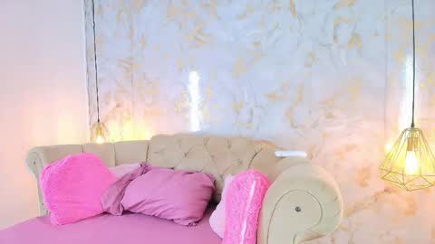 Khloe online show from 04-21-26, 04:52